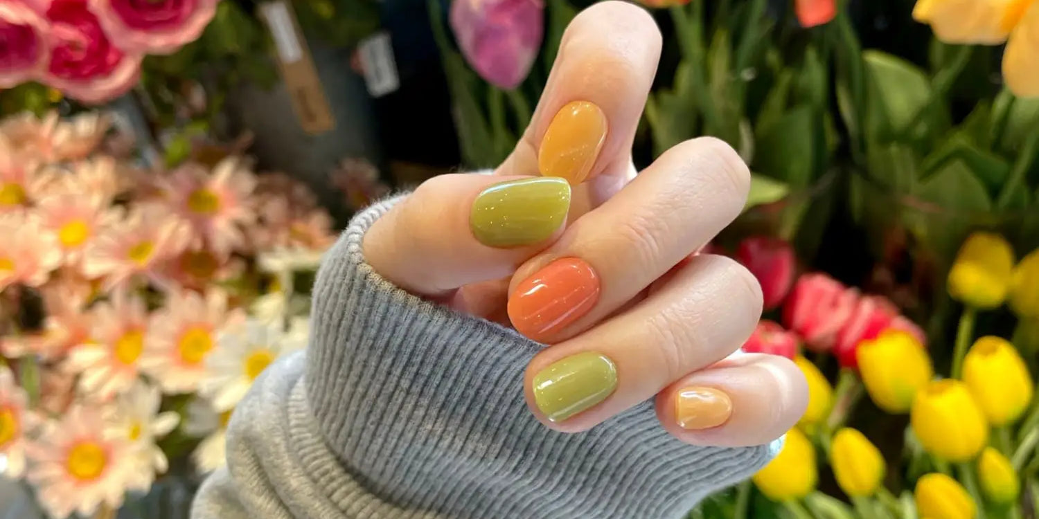 Karma Renkli Jel Tırnaklar