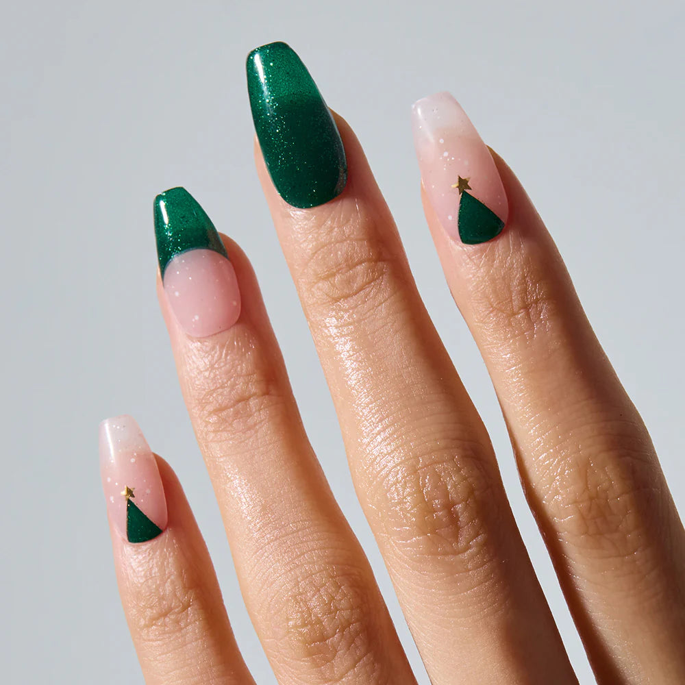 yeşil çam ağaclı takma tırnak modelleri