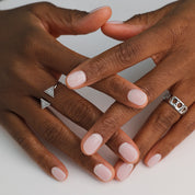 minimal beyaz takma tırnak modeli