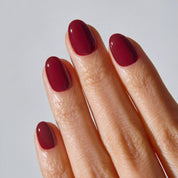 Allure Burgundy Jel Takma Tırnak Kısa Oval 30 Adet elde görünümü