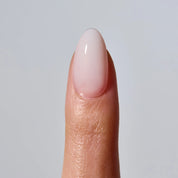 Coconut Blush jel takma tırnak konsept görseli 1