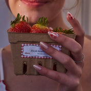 Glazed Strawberry jel takma tırnak konsept görseli 5