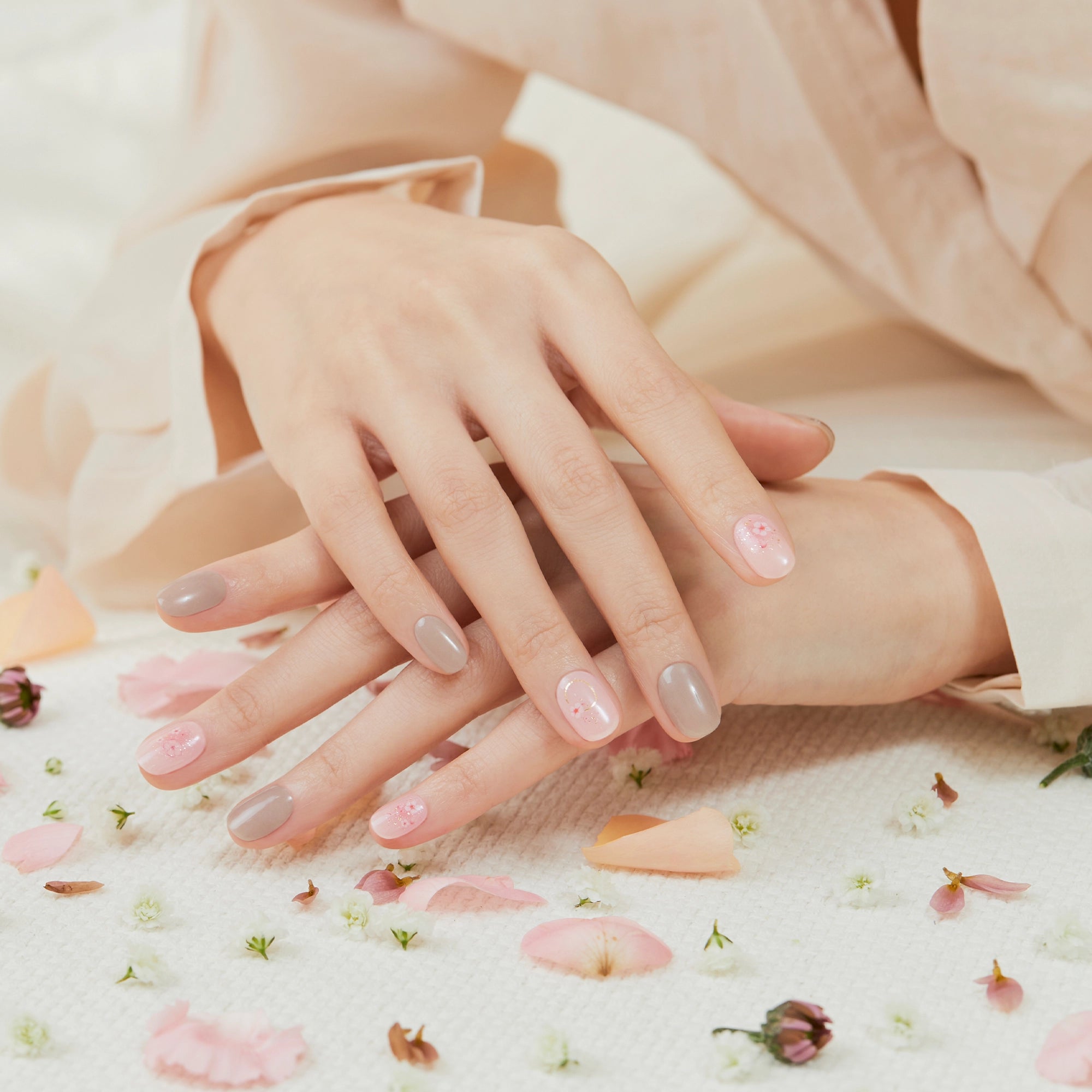N Floral Breeze Jel Tırnak 30 Adet, 2 Kullanım