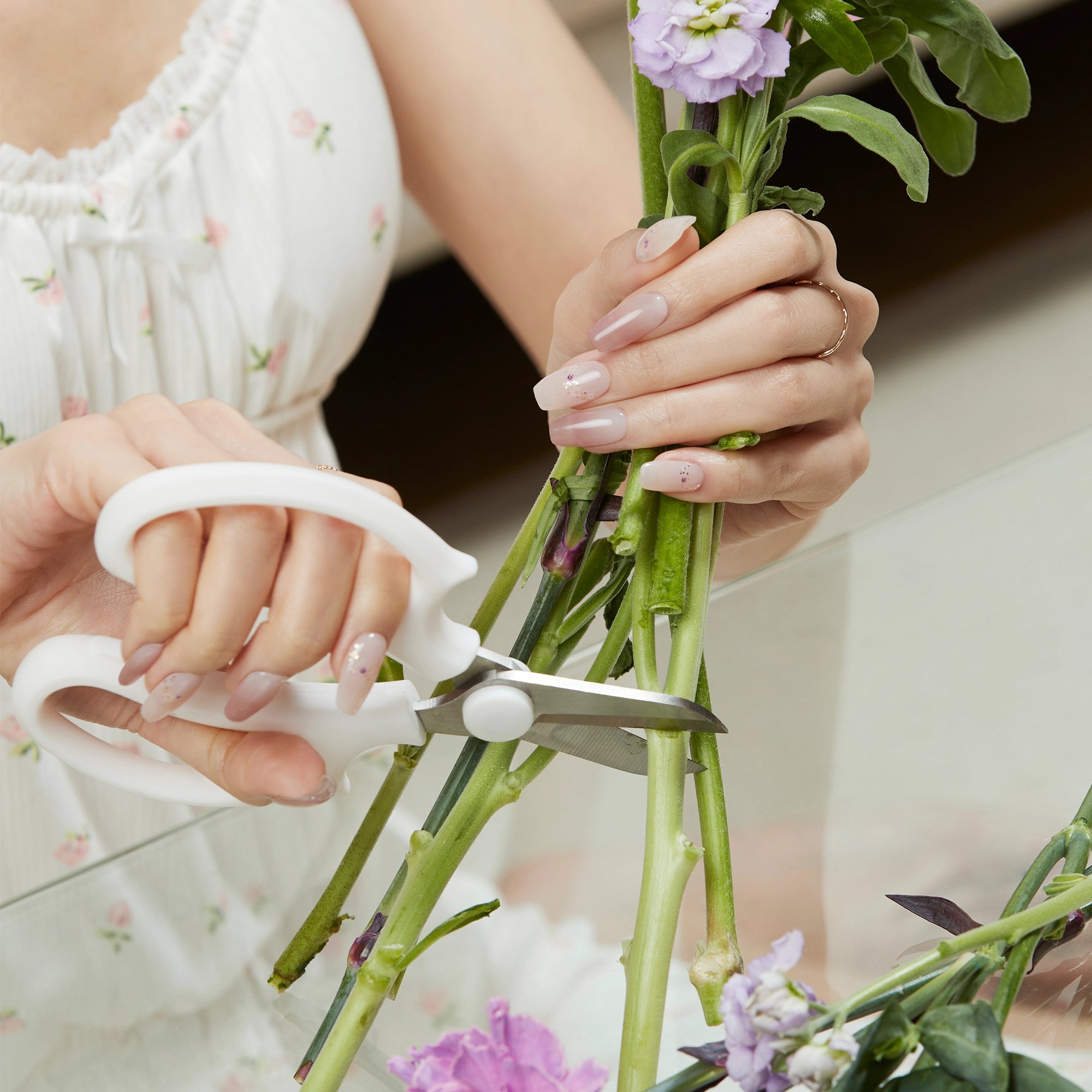 N Floral Serenity Jel Tırnak 30 Adet, 2 Kullanım