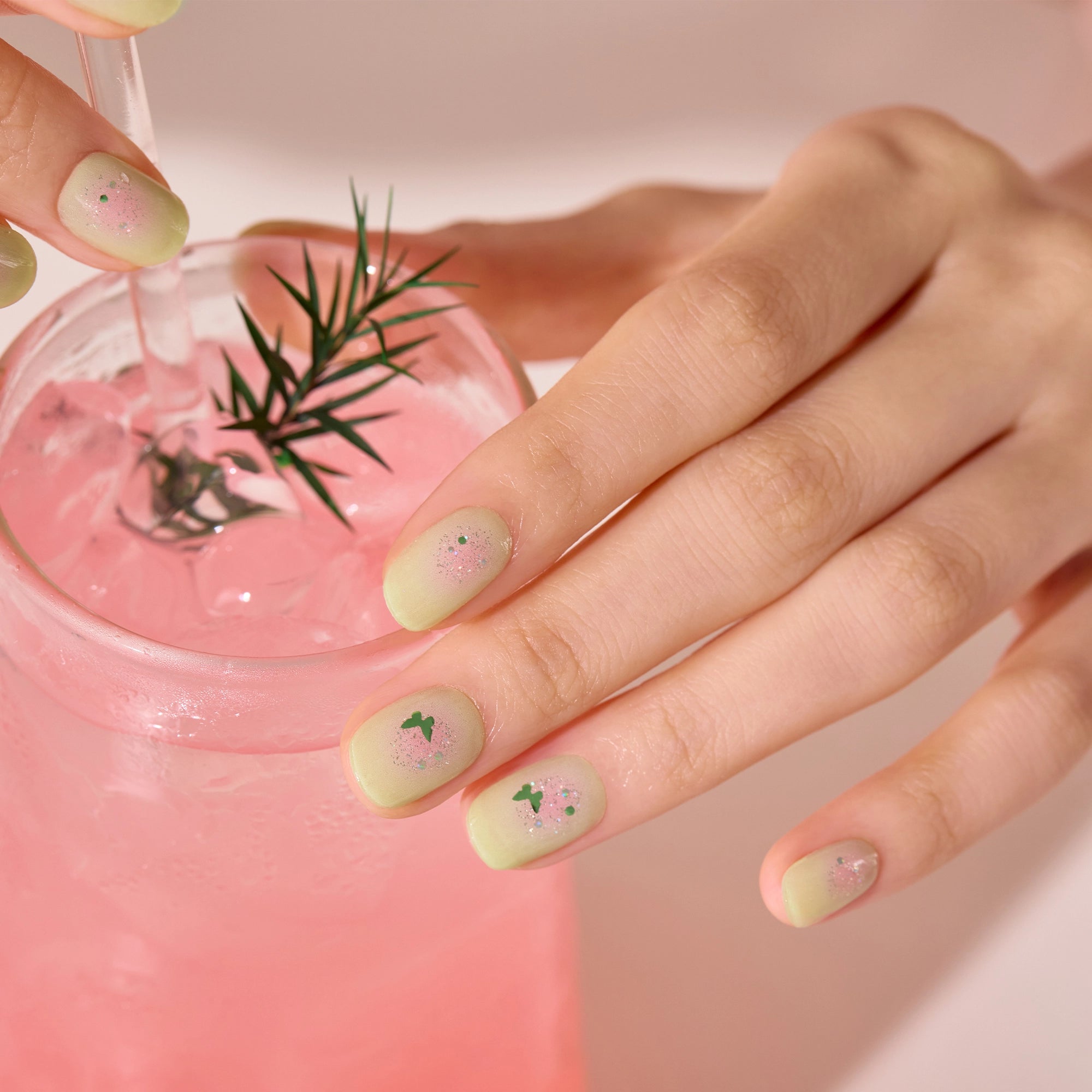 N Guava Glint Jel Tırnak 30 Adet, 2 Kullanım