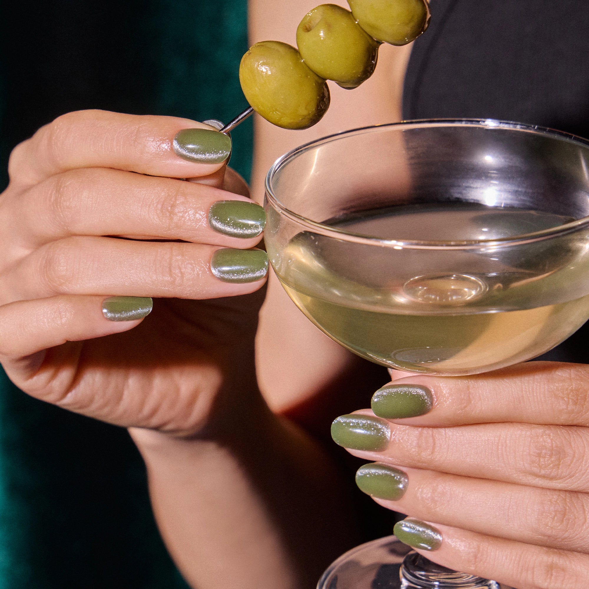 N Olive Glow Fall Jel Tırnak 30 Adet, 2 Kullanım