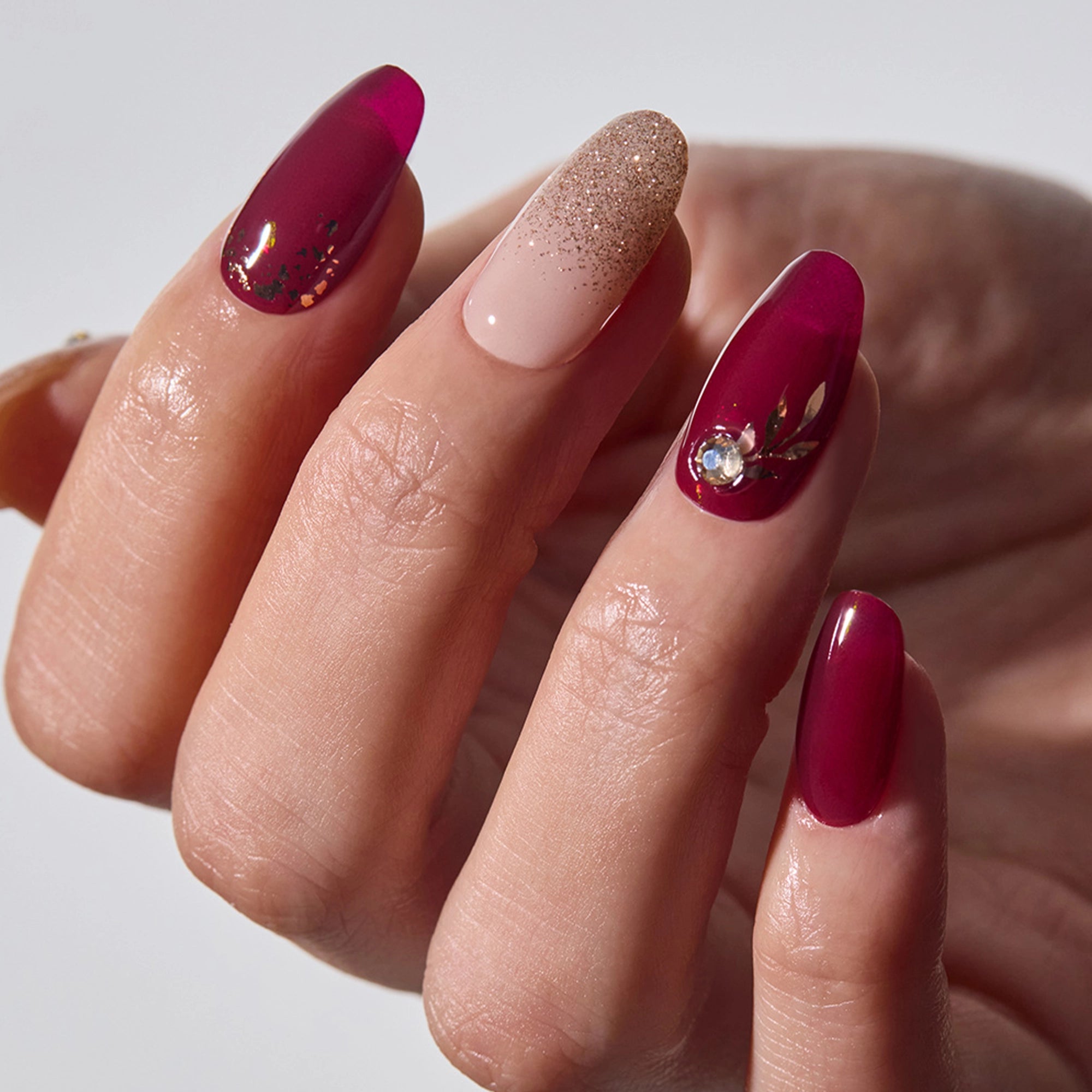 N Scarlet Glow Jel Tırnak 30 Adet, 2 Kullanım