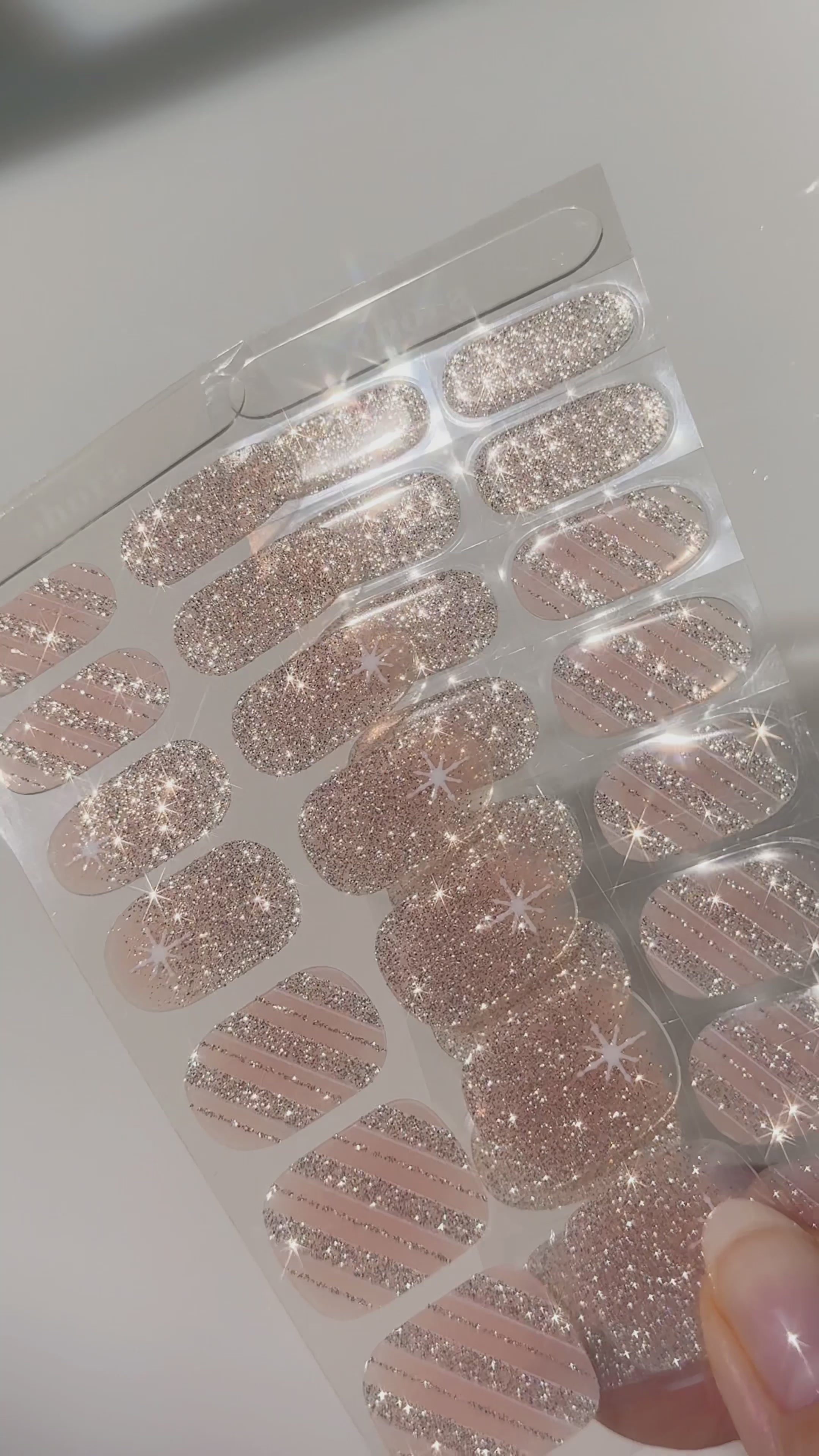 Ohora Infinite Glow Yeni Yıla Özel Jel Tırnak Seti - 3 Kutu Jel Tırnak & UV Lamba